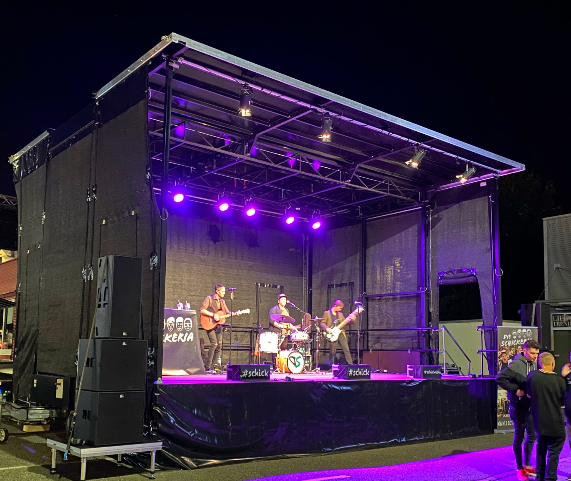 Mobilbühne 8x6m, Trailerbühne